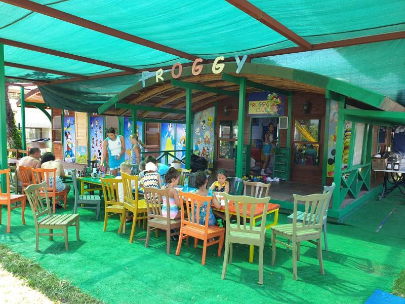 Aska Costa Holiday Club Side Exterior photo