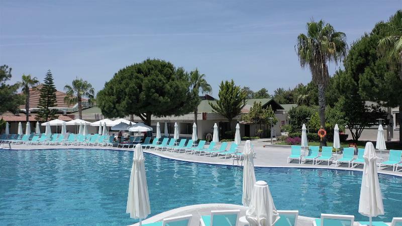 Aska Costa Holiday Club Side Exterior photo